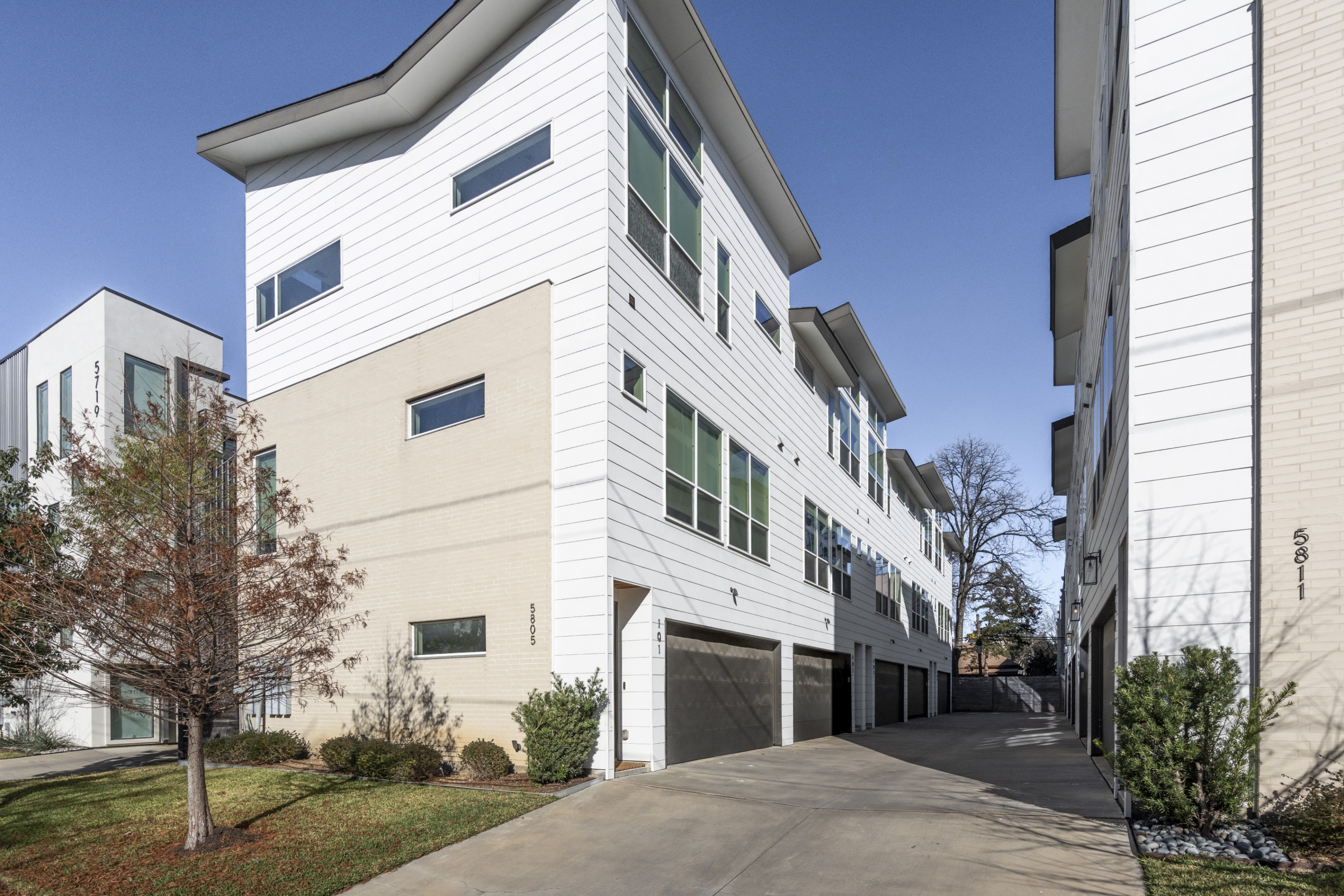 5805 Lindell Avenue - 1